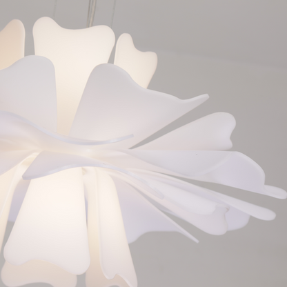 Petalia - Elegante Witte Hanglamp in Metaal